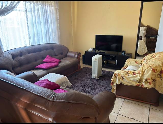 2 BEDROOM HOUSE FOR SALE IN SEBOKENG ZONE 6